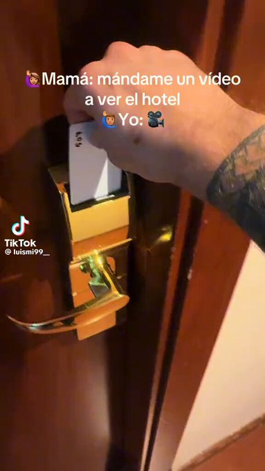 Mamá: "Mándame un vídeo a ver el hotel"